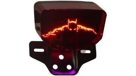 CALAVERA "BATMAN" C/PORTAPLACA,ESTROBO